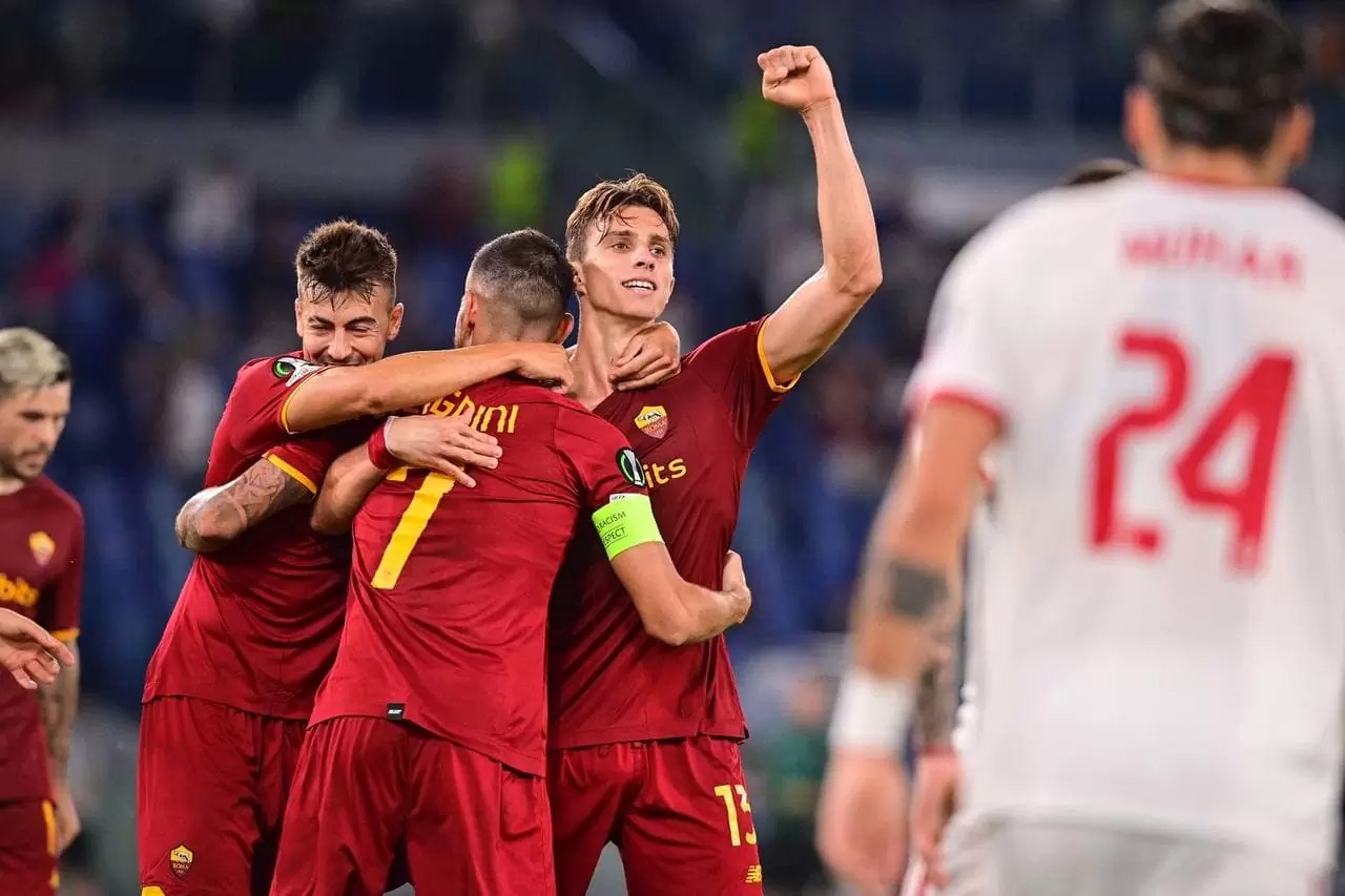 AS Roma giành chiến thắng